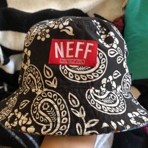 Neff / reversible bucket hat